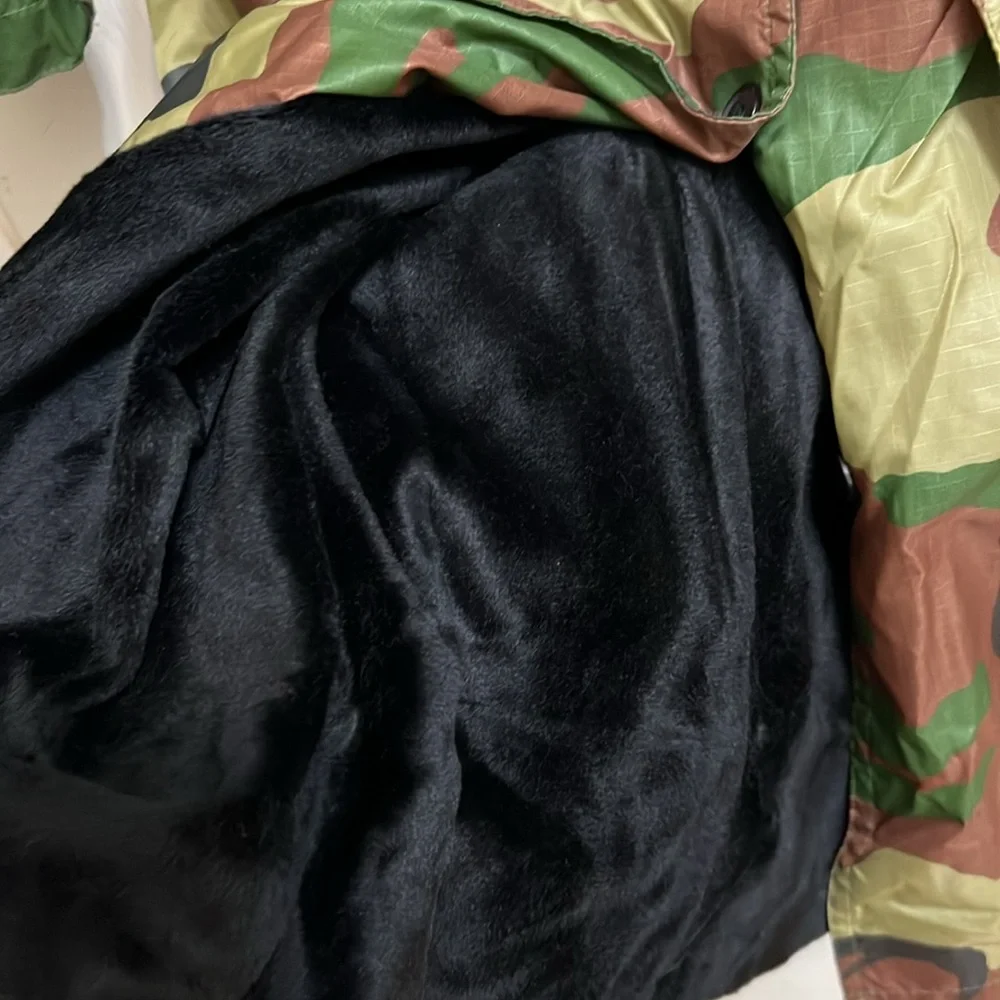 Vintage Betsey Johnson trench coat faux fur lined camo raincoat M runs small - Picture 3 of 5